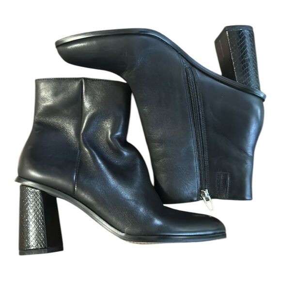 Dolce Vita Black Rango Lug Sole Ankle Boots Size 7 - Picture 1 of 5